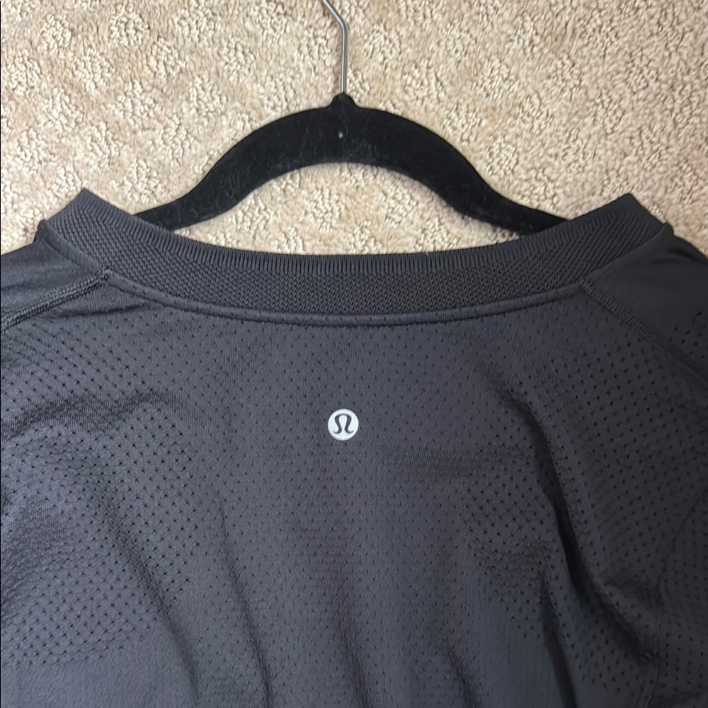 Lululemon Black Long Sleeve Top